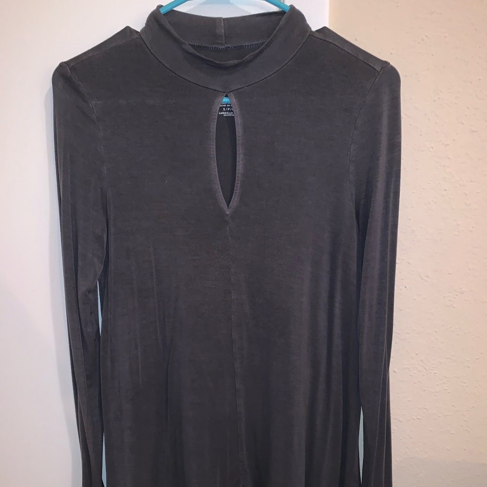 Gray Keyhole Long Sleeve Tee